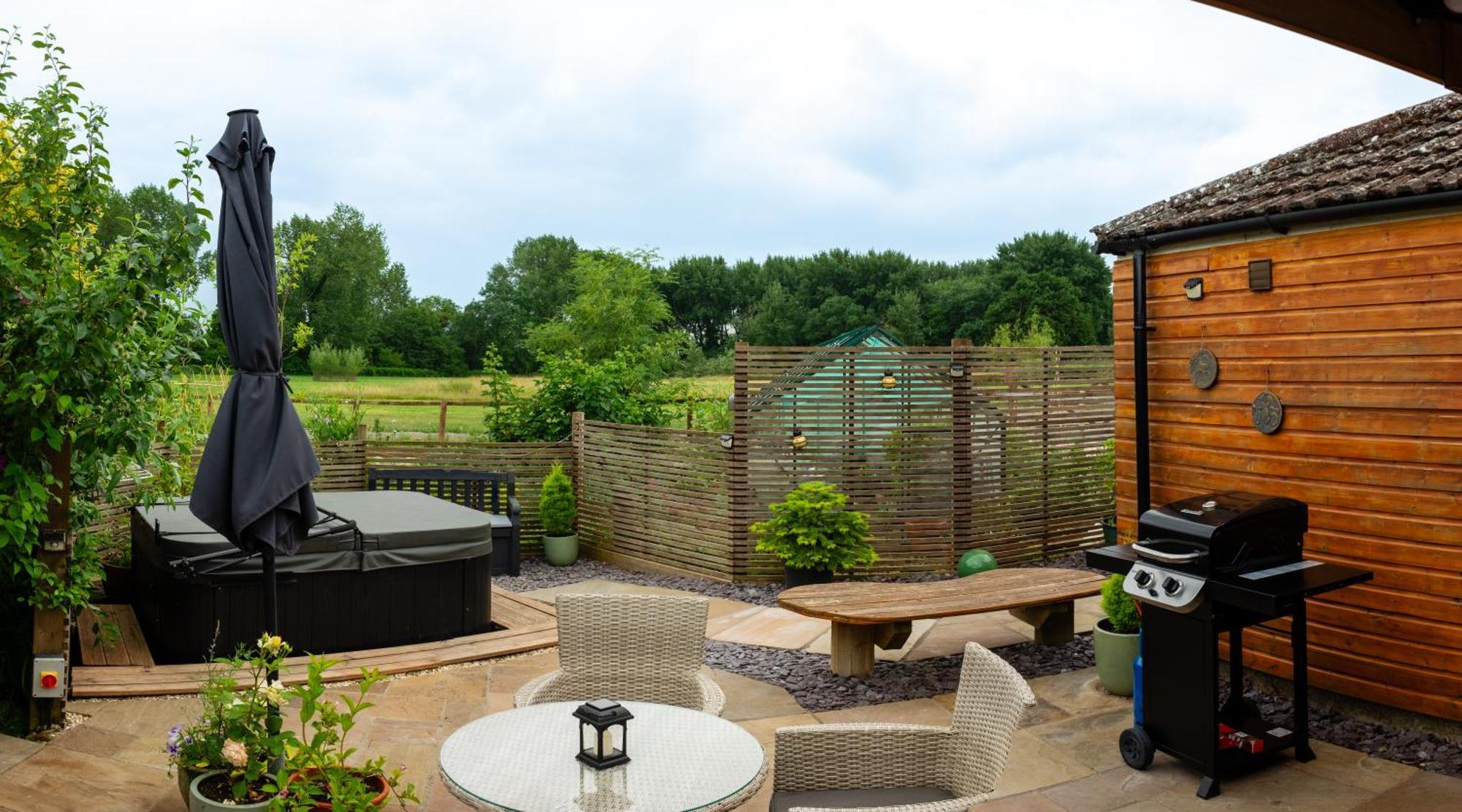 Villa Moors Wood Relaxing ,Tranquil Retreat With Hot Tub Chippenham  Exterior foto